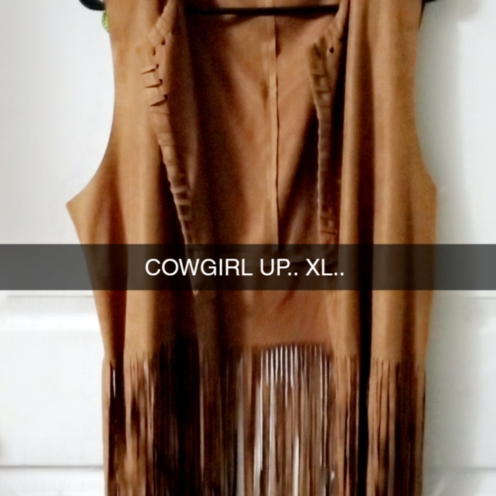 Cowgirl tuff vintage fringe vest